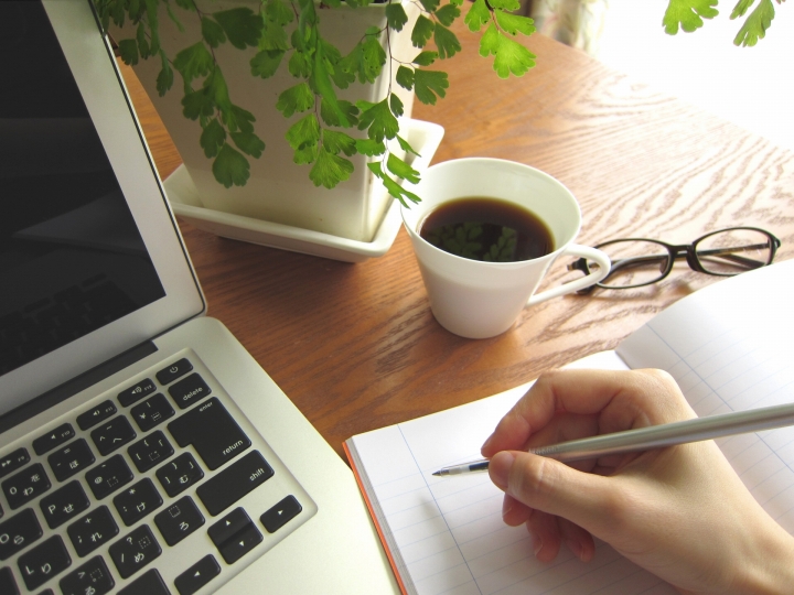 仕事よりも簡単な手続きで