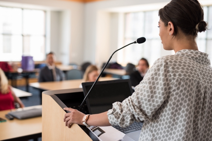 自分の殻を破る行動を強いられる