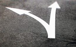 本業を続けるかどうかは自由